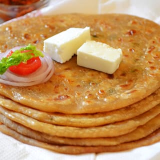 আলুর পরোটা (প্রতি পিস)